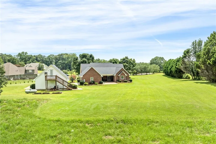 174 Oakview Way, Roanoke, Alabama 36274