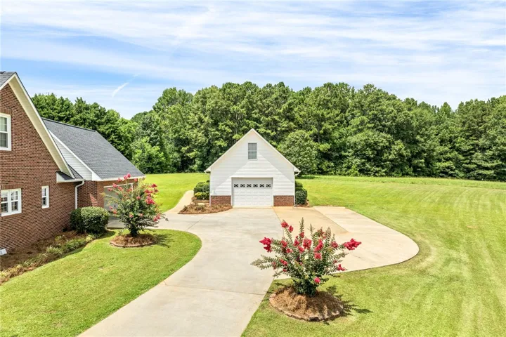 174 Oakview Way, Roanoke, Alabama 36274