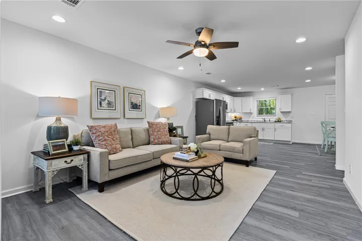 Open layout ideal for family & friend gatherings