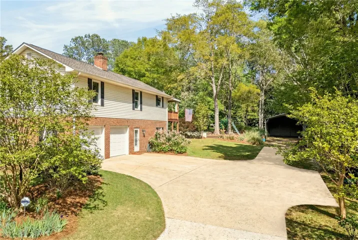 202 N 17th Avenue, Lanett, Alabama 36863