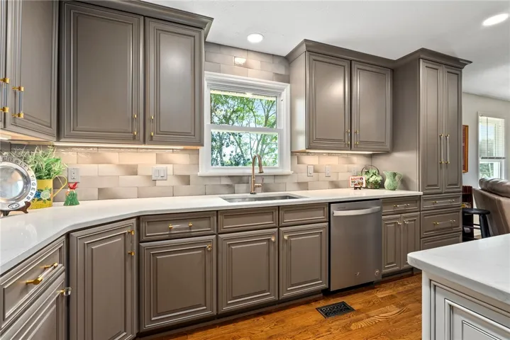 202 N 17th Avenue, Lanett, Alabama 36863