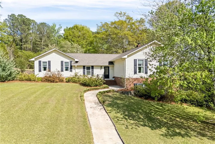 202 N 17th Avenue, Lanett, Alabama 36863
