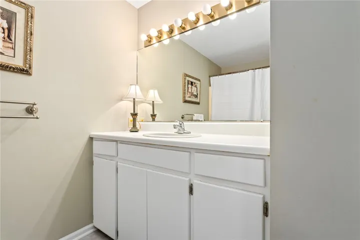 202 N 17th Avenue, Lanett, Alabama 36863