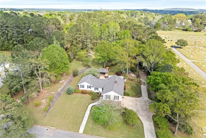 202 N 17th Avenue, Lanett, Alabama 36863