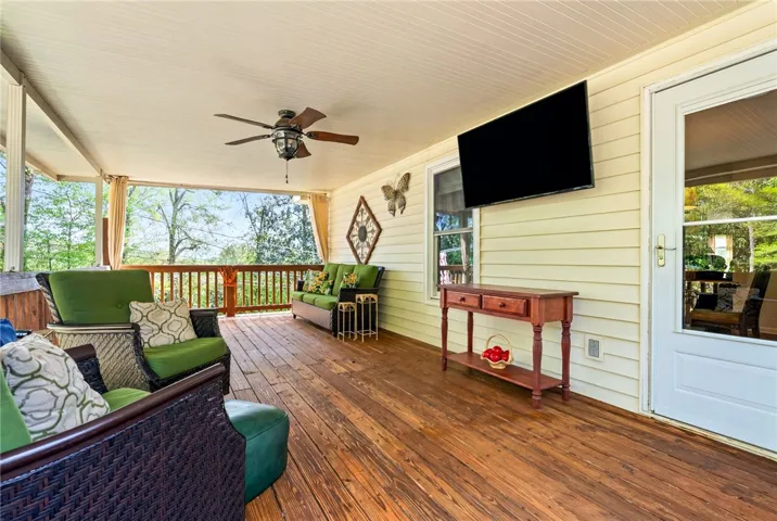 202 N 17th Avenue, Lanett, Alabama 36863