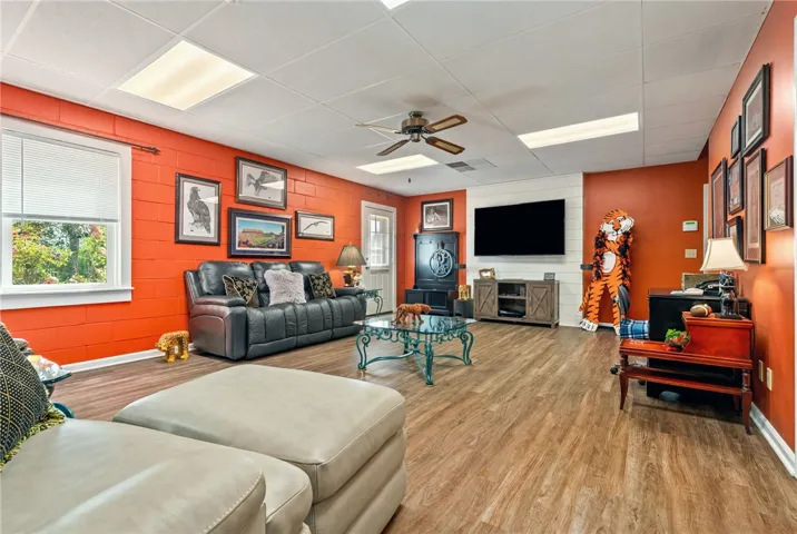 202 N 17th Avenue, Lanett, Alabama 36863