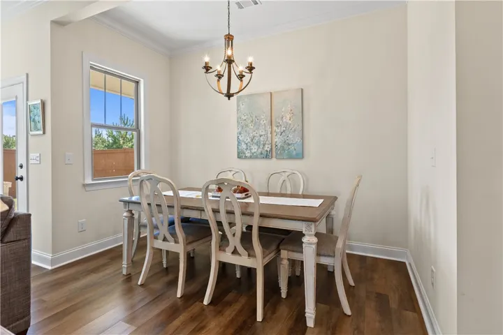 Roomy spot to gather around the table!