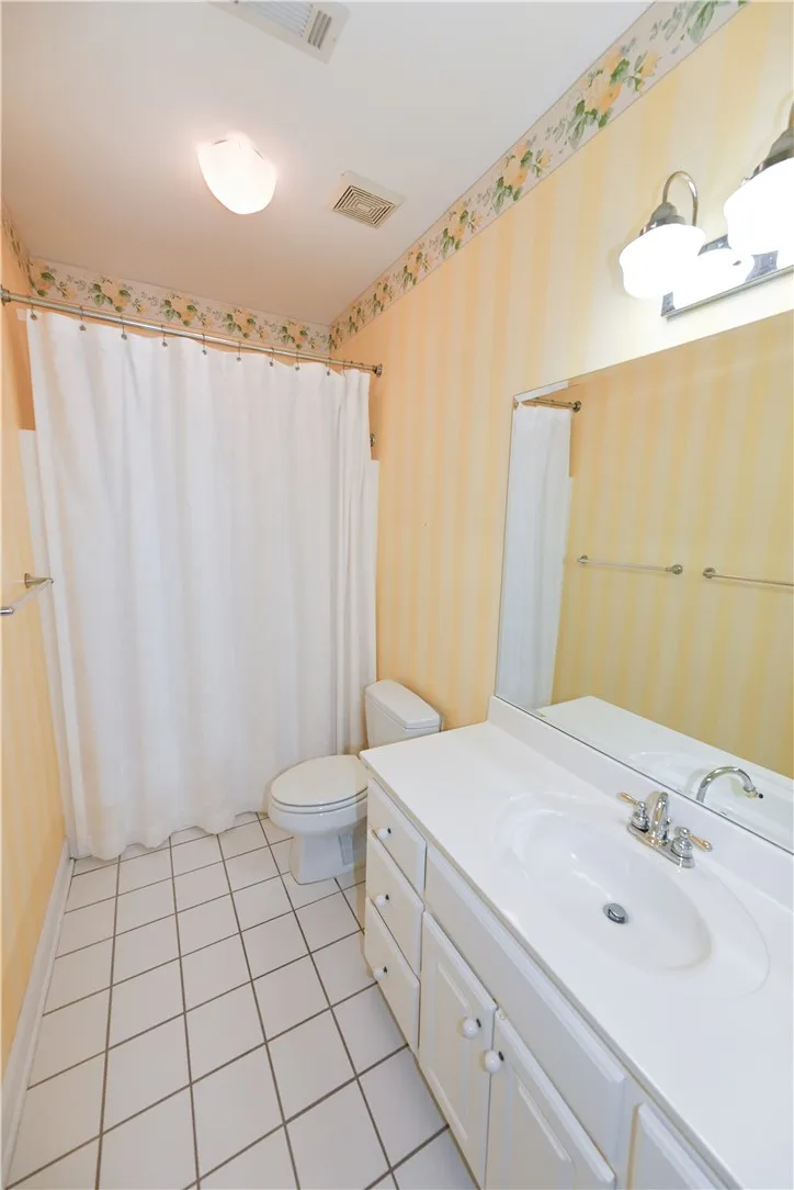 Bathroom 3 (upstairs)