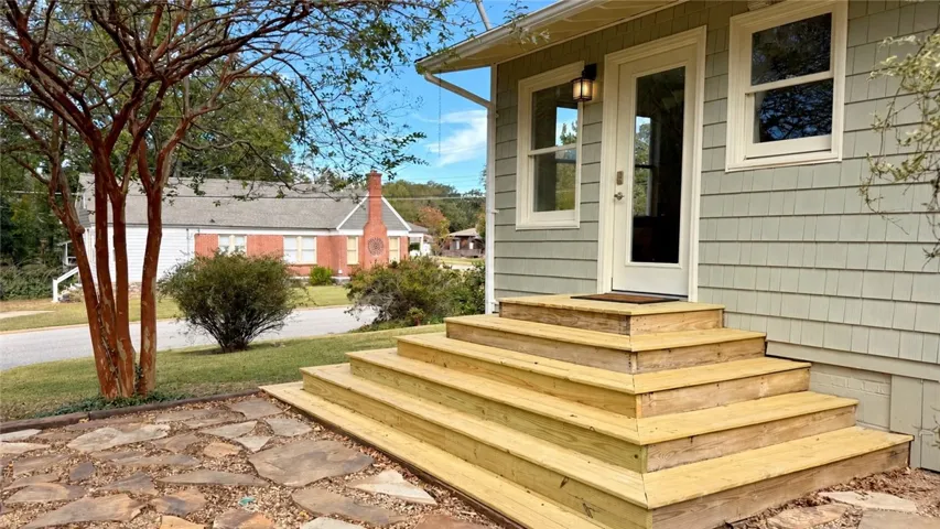730 N 10th Street, Opelika, Alabama 36801