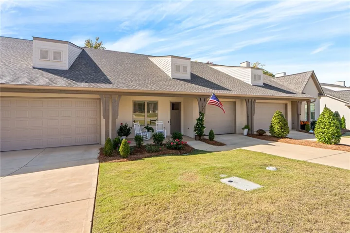 3019 Crestmont Court, Opelika, Alabama 36801