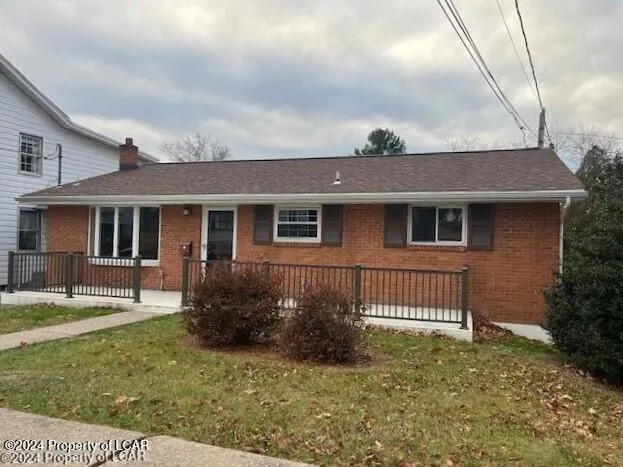 58 Spring Street, Weatherly, Pa 18255, 3 Bedrooms Bedrooms, 8 Rooms Rooms,2 BathroomsBathrooms,Residential,For Sale,Spring,24-5809