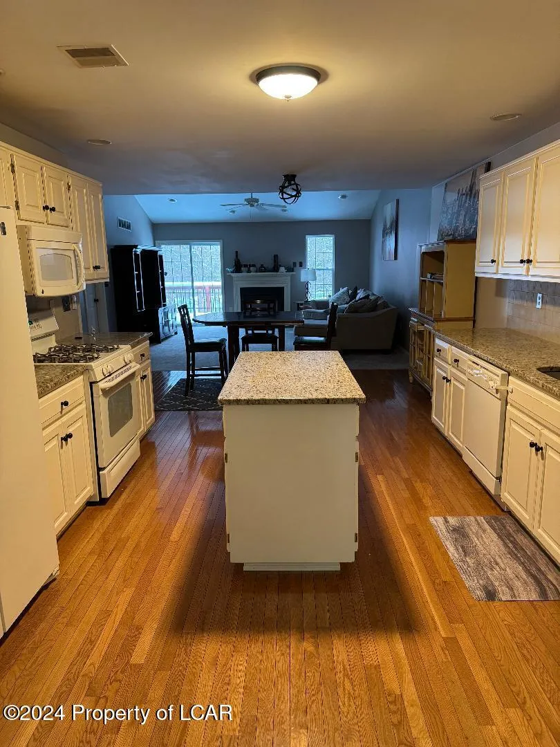 108 E Refuge Drive, Drums, Pa 18222, 2 Bedrooms Bedrooms, 9 Rooms Rooms,3 BathroomsBathrooms,Residential,For Sale,Refuge,24-6143