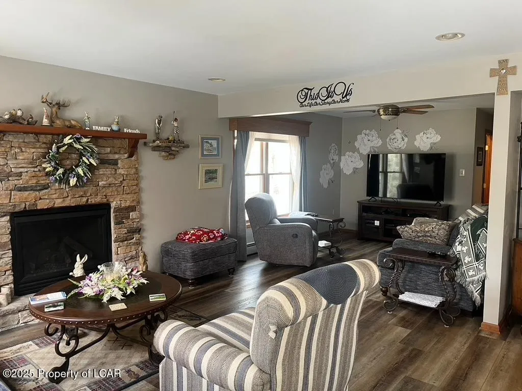 118 & 46 Arapahoe, Hazleton, Pa 18202, 5 Bedrooms Bedrooms, 9 Rooms Rooms,4 BathroomsBathrooms,Residential,For Sale,Arapahoe,25-2057