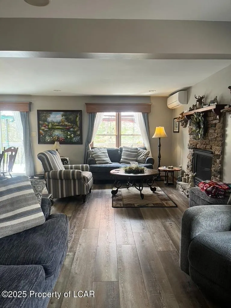 118 & 46 Arapahoe, Hazleton, Pa 18202, 5 Bedrooms Bedrooms, 9 Rooms Rooms,4 BathroomsBathrooms,Residential,For Sale,Arapahoe,25-2057