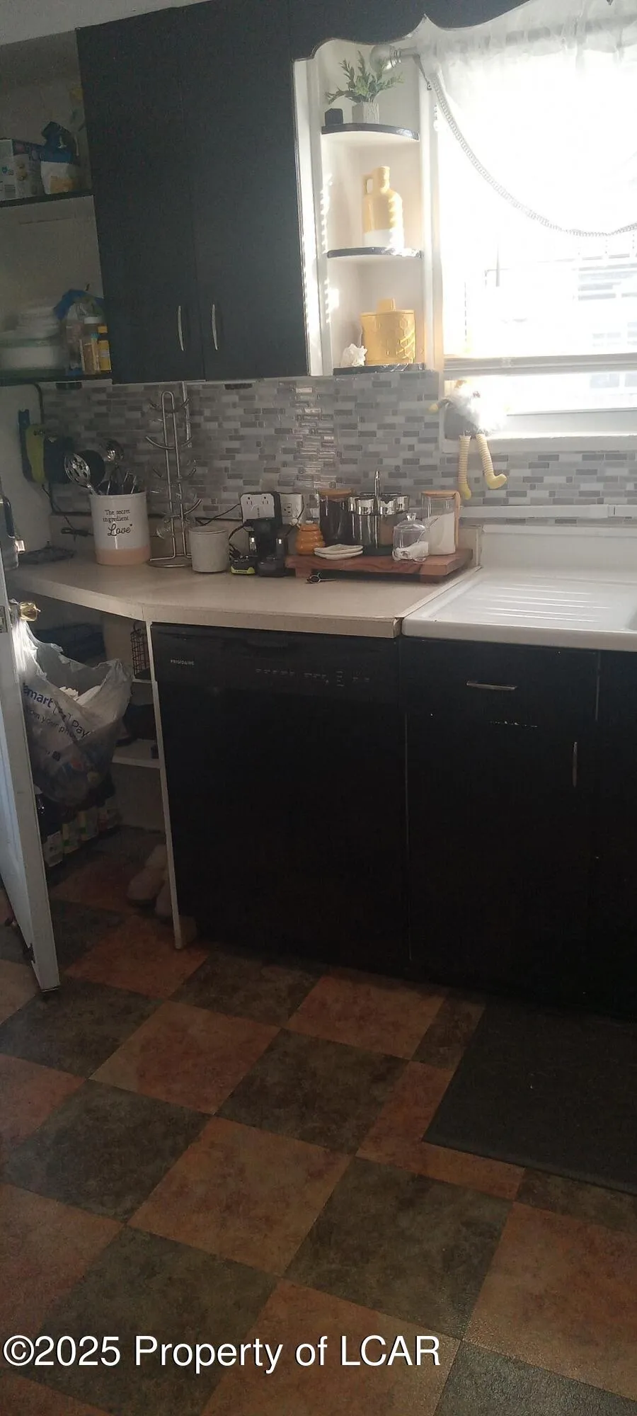 222 Old River Road, Wilkes-Barre, PA 18702, 3 Bedrooms Bedrooms, 8 Rooms Rooms,2 BathroomsBathrooms,Residential,For Sale,Old River,25-2468