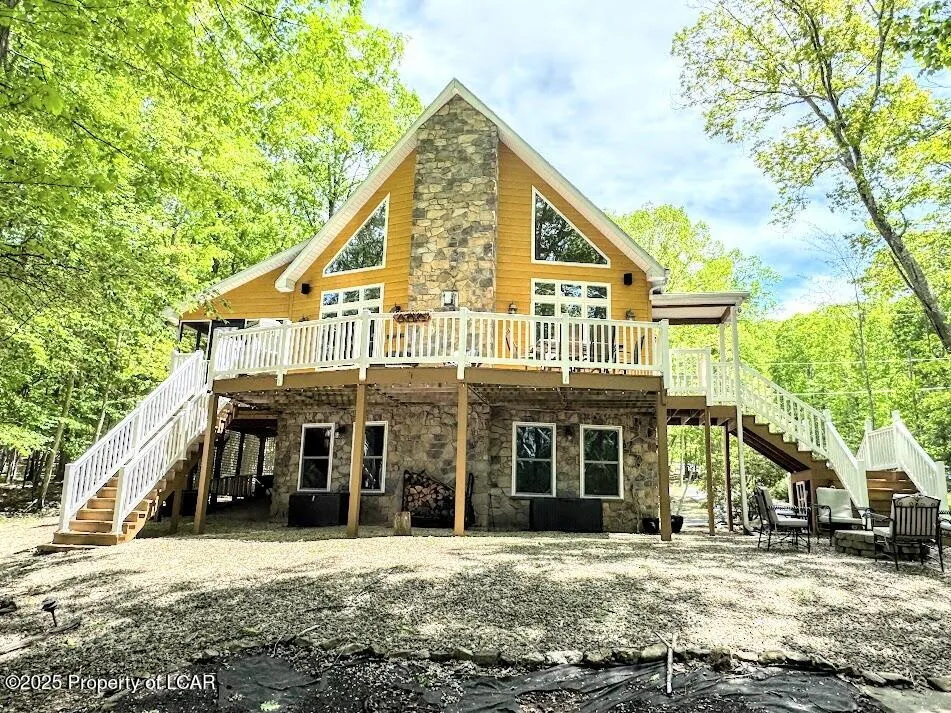 64 Algonquin Drive, Hazleton, PA 18202, 3 Bedrooms Bedrooms, 9 Rooms Rooms,3 BathroomsBathrooms,Residential,For Sale,Algonquin Drive,25-2450