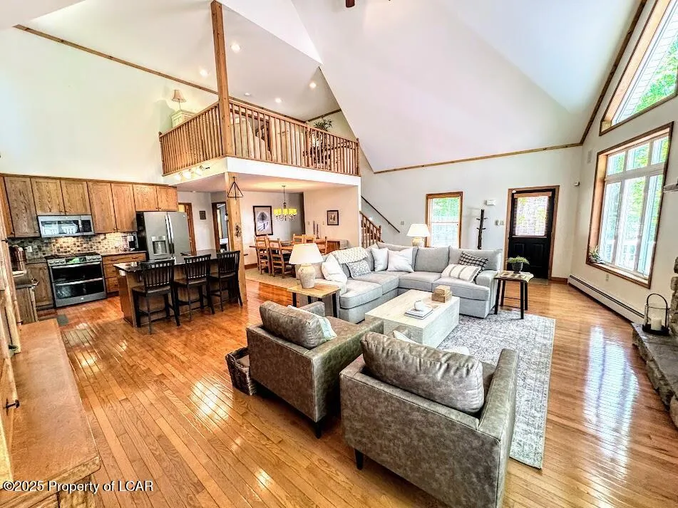 64 Algonquin Drive, Hazleton, PA 18202, 3 Bedrooms Bedrooms, 9 Rooms Rooms,3 BathroomsBathrooms,Residential,For Sale,Algonquin Drive,25-2450