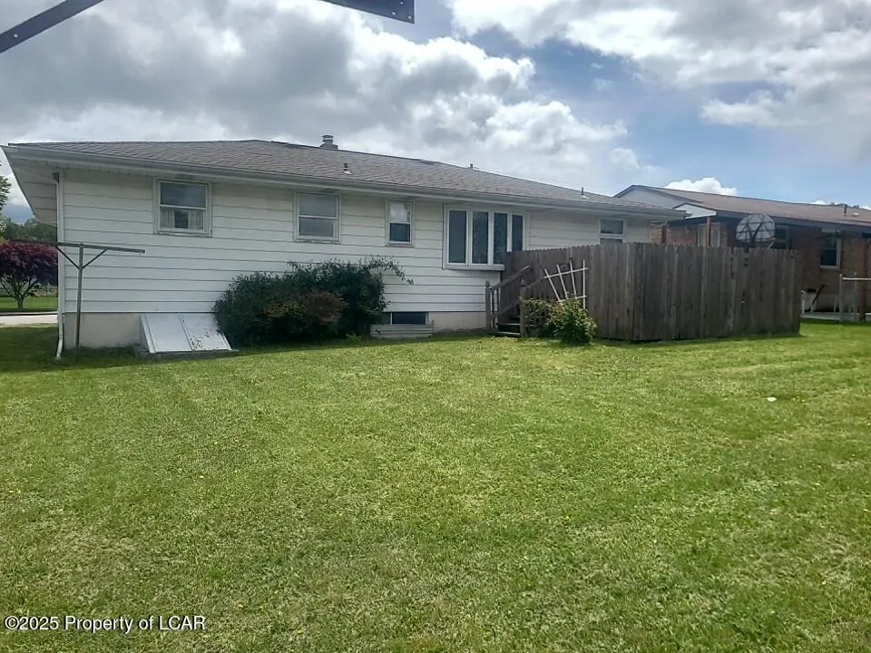 910 Roosevelt Street, Hazle Twp, PA 18202, 3 Bedrooms Bedrooms, 7 Rooms Rooms,2 BathroomsBathrooms,Residential,For Sale,Roosevelt,25-2654