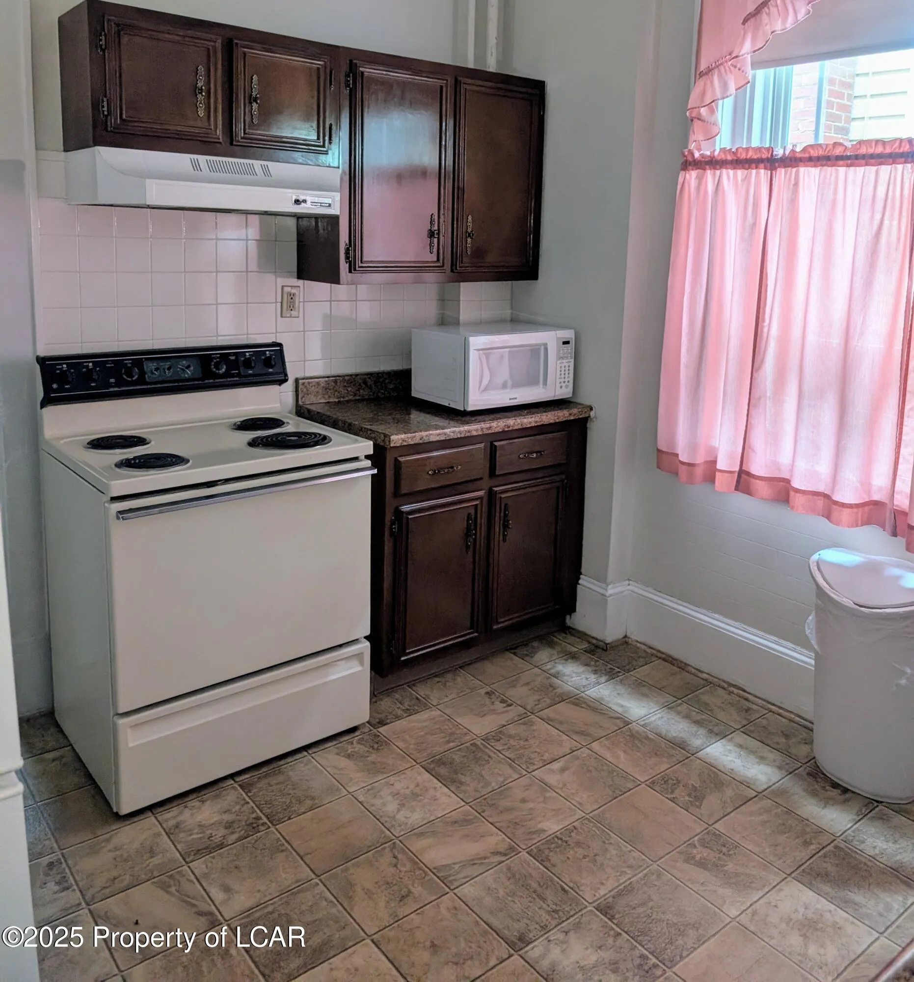 314 S Prospect Street, Nanticoke, PA 18634, 1 Bedroom Bedrooms, 3 Rooms Rooms,1 BathroomBathrooms,Residential Lease,For Rent,Prospect,25-2840