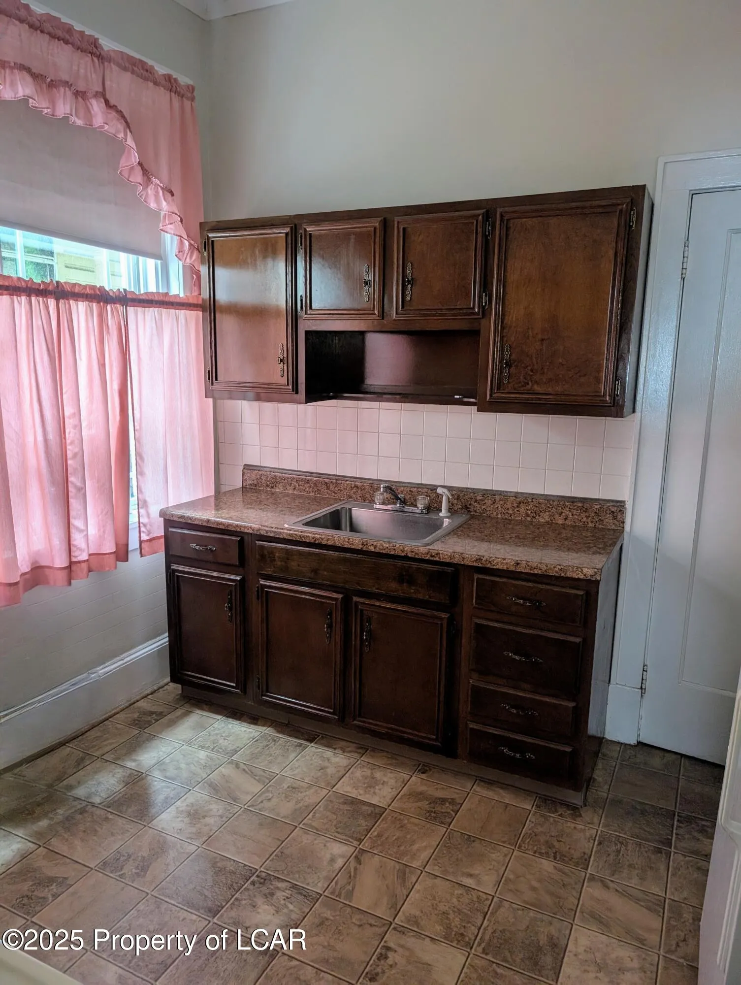 314 S Prospect Street, Nanticoke, PA 18634, 1 Bedroom Bedrooms, 3 Rooms Rooms,1 BathroomBathrooms,Residential Lease,For Rent,Prospect,25-2840