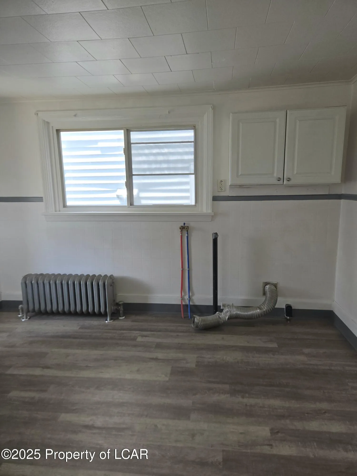 11 Ashley Street, Ashley, PA 18706, 1 Bedroom Bedrooms, 5 Rooms Rooms,1 BathroomBathrooms,Residential Lease,For Rent,Ashley,25-3216