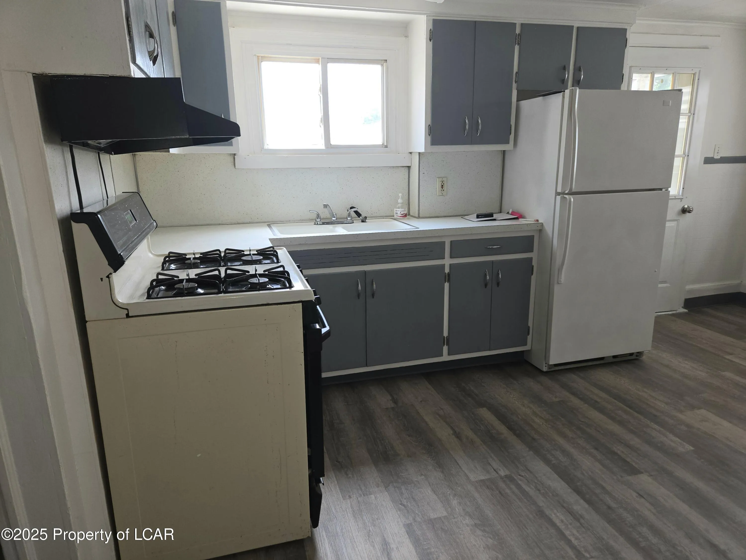 11 Ashley Street, Ashley, PA 18706, 1 Bedroom Bedrooms, 5 Rooms Rooms,1 BathroomBathrooms,Residential Lease,For Rent,Ashley,25-3216