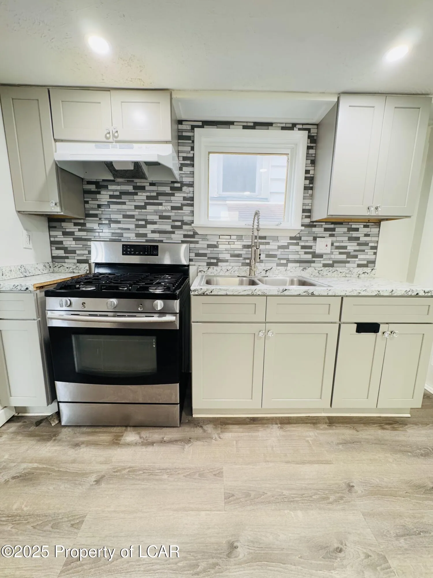 34 Oxford Street, Hanover Township, PA 18706, 4 Bedrooms Bedrooms, 8 Rooms Rooms,2 BathroomsBathrooms,Residential,For Sale,Oxford,25-2990