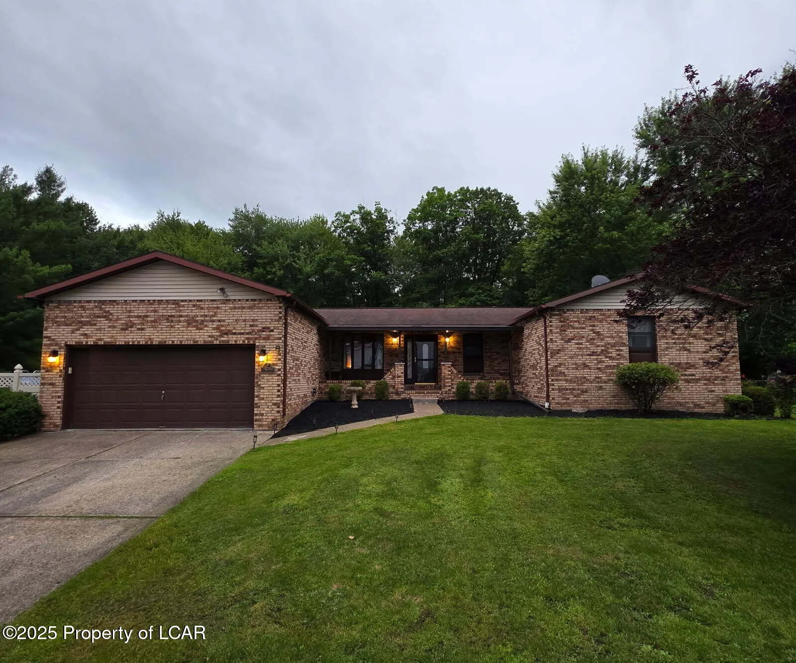 121 Redcoat Lane, Hanover Township, PA 18706, 4 Bedrooms Bedrooms, 11 Rooms Rooms,4 BathroomsBathrooms,Residential,For Sale,Redcoat,25-3170