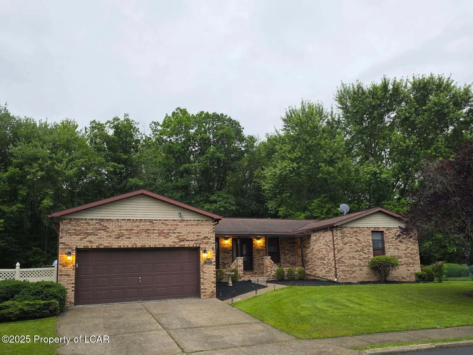 121 Redcoat Lane, Hanover Township, PA 18706, 4 Bedrooms Bedrooms, 11 Rooms Rooms,4 BathroomsBathrooms,Residential,For Sale,Redcoat,25-3170