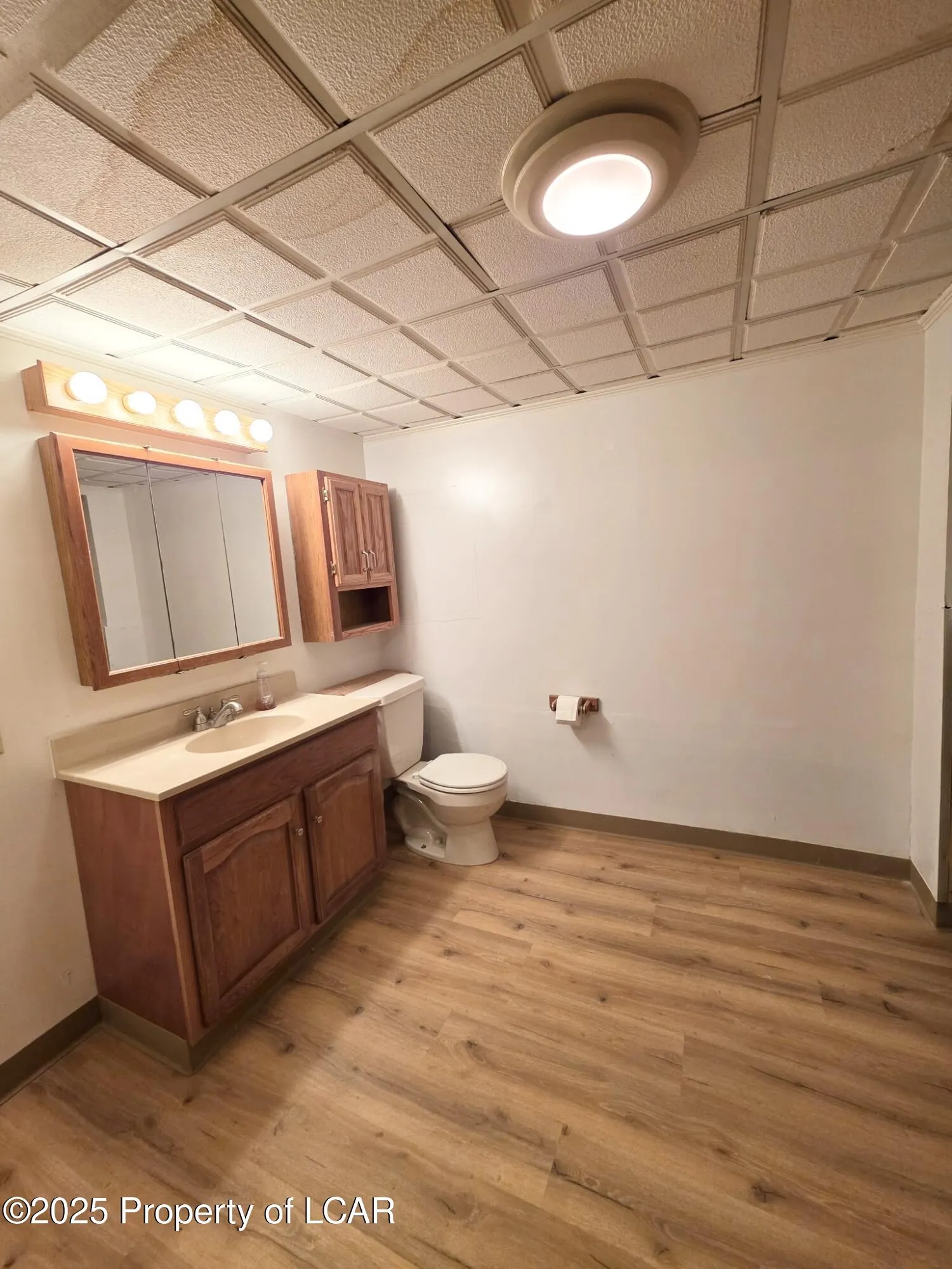 121 Redcoat Lane, Hanover Township, PA 18706, 4 Bedrooms Bedrooms, 11 Rooms Rooms,4 BathroomsBathrooms,Residential,For Sale,Redcoat,25-3170