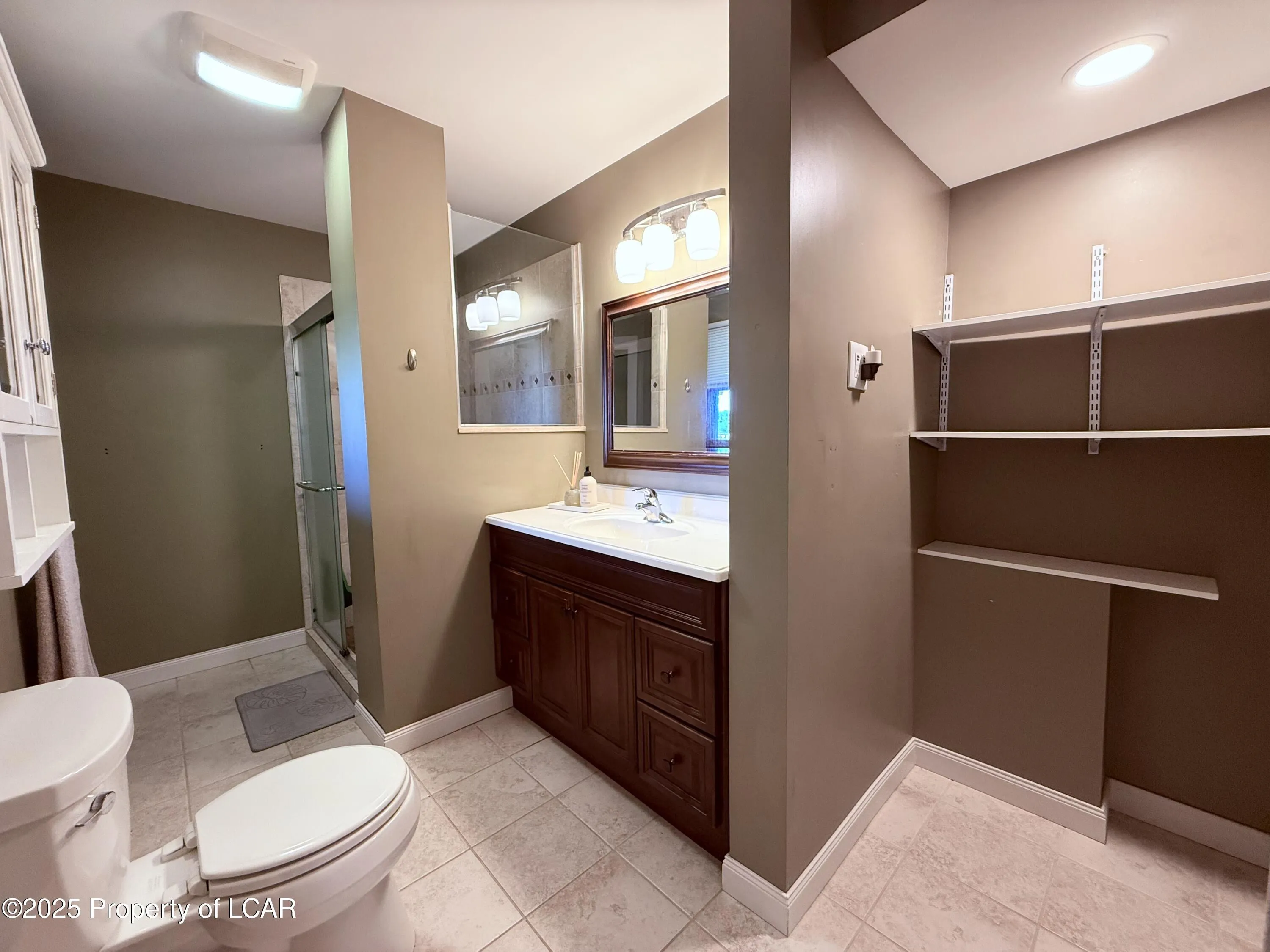 121 Redcoat Lane, Hanover Township, PA 18706, 4 Bedrooms Bedrooms, 11 Rooms Rooms,4 BathroomsBathrooms,Residential,For Sale,Redcoat,25-3170