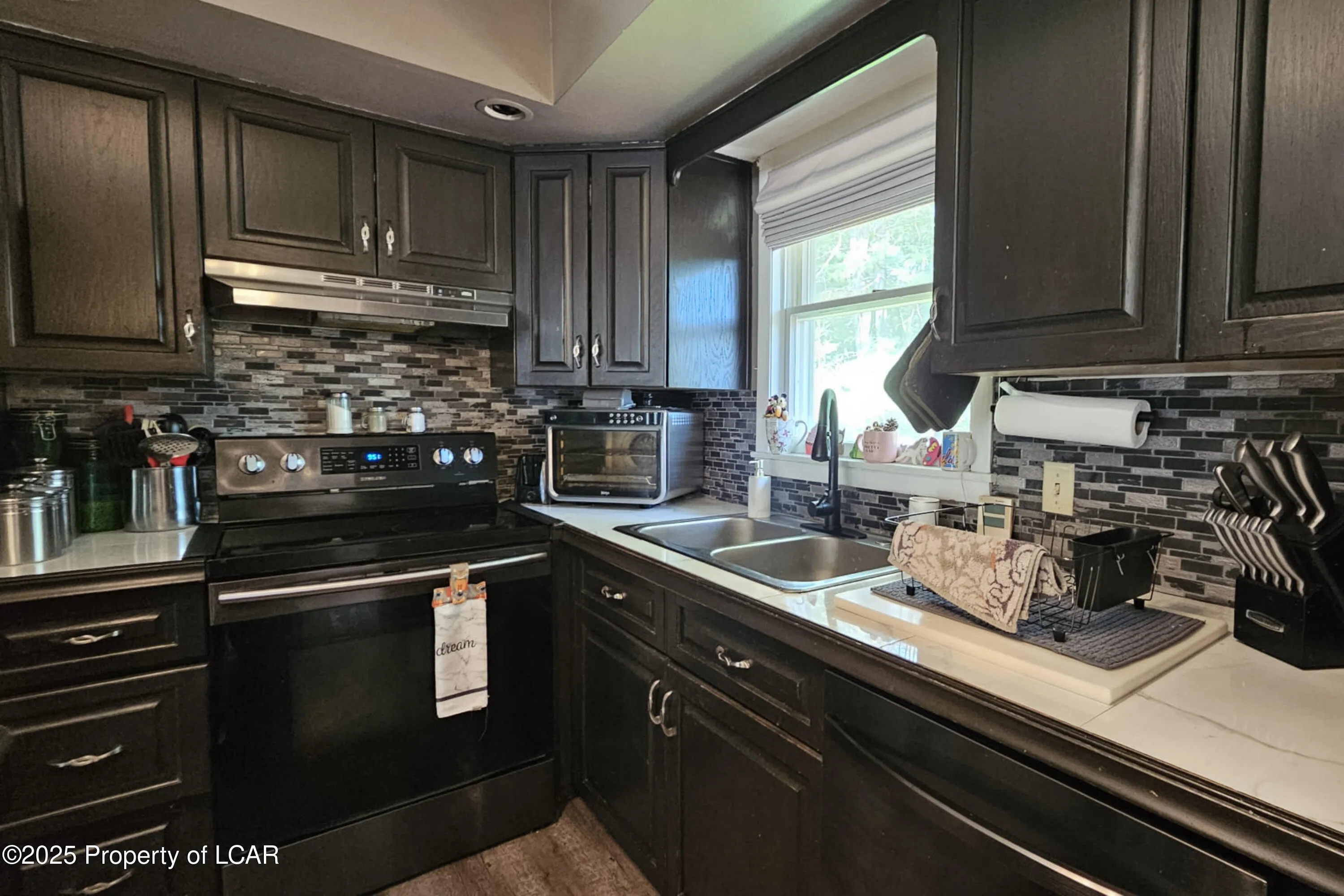 7 Para Drive, Inkerman, PA 18640, 3 Bedrooms Bedrooms, 8 Rooms Rooms,2 BathroomsBathrooms,Residential,For Sale,Para,25-3144
