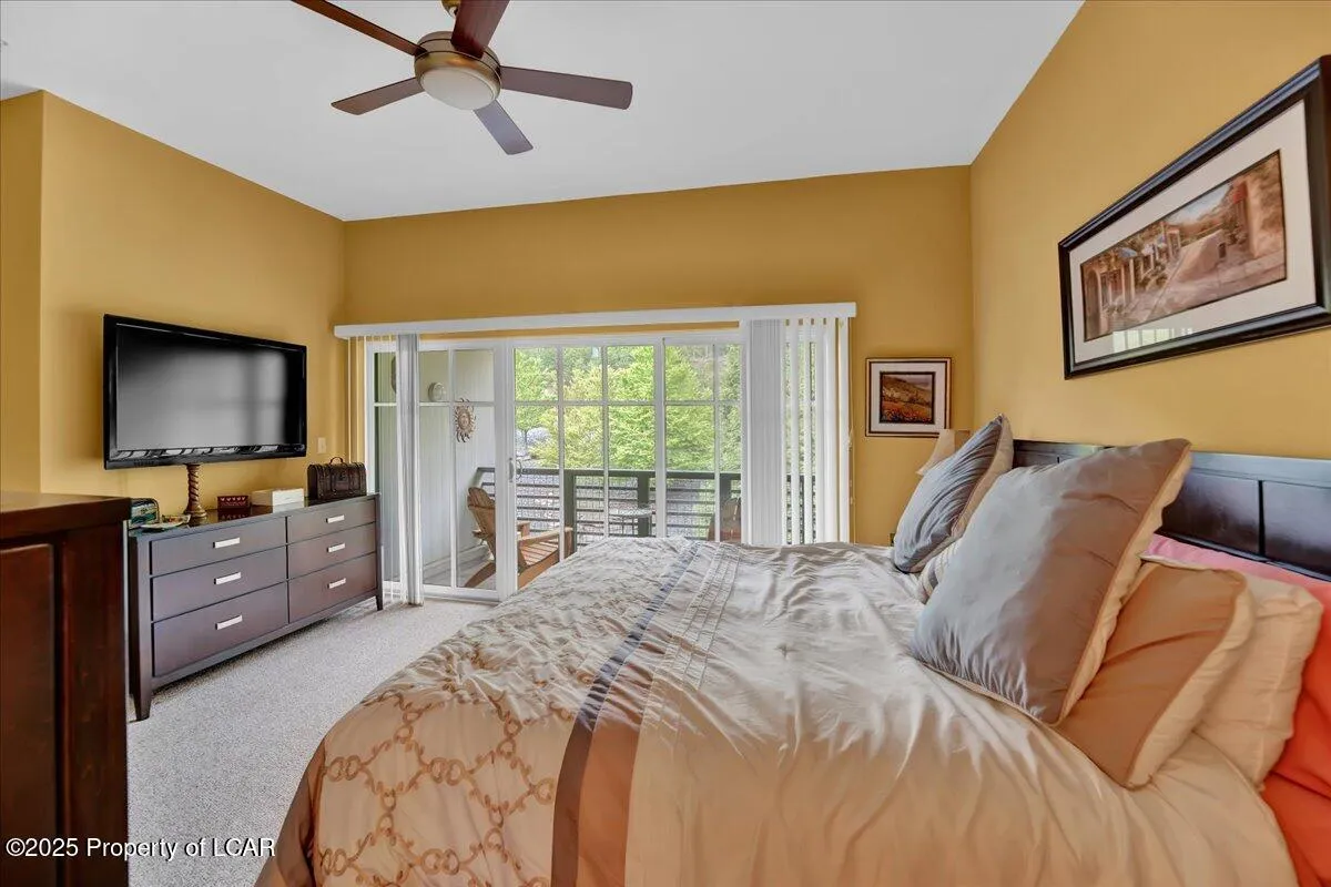 320 Hummingbird Way, Lake Harmony, PA 18624, 3 Bedrooms Bedrooms, 10 Rooms Rooms,3 BathroomsBathrooms,Residential,For Sale,Hummingbird Way,25-3113