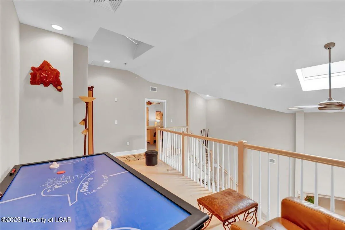320 Hummingbird Way, Lake Harmony, PA 18624, 3 Bedrooms Bedrooms, 10 Rooms Rooms,3 BathroomsBathrooms,Residential,For Sale,Hummingbird Way,25-3113