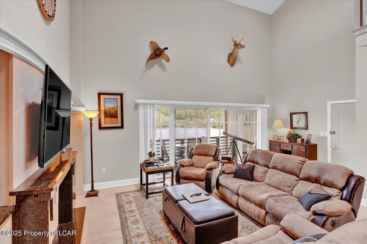 320 Hummingbird Way, Lake Harmony, PA 18624, 3 Bedrooms Bedrooms, 10 Rooms Rooms,3 BathroomsBathrooms,Residential,For Sale,Hummingbird Way,25-3113