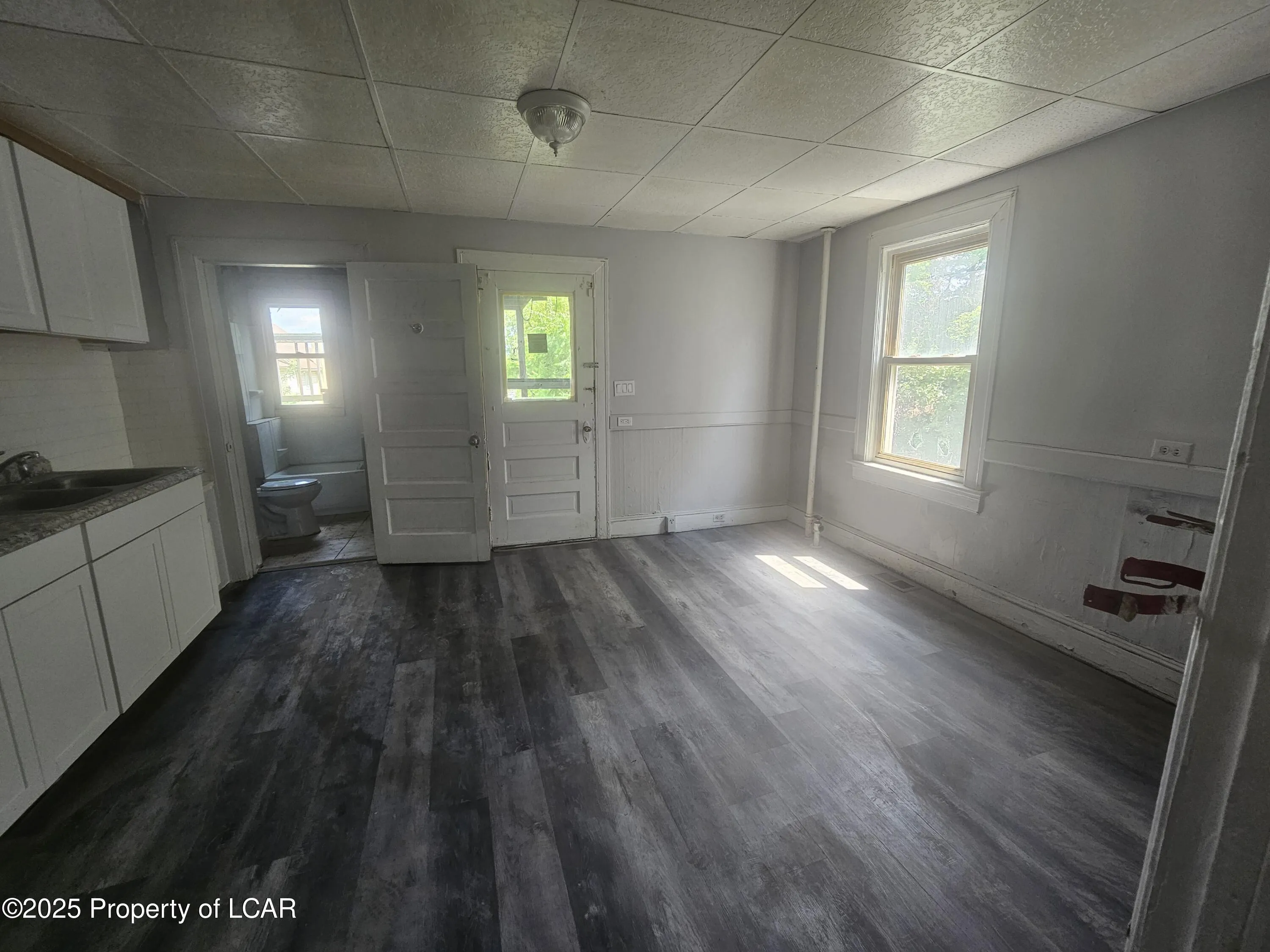 942 N Main Avenue, Scranton, PA 18508, ,Residential Income,For Sale,Main,25-3103