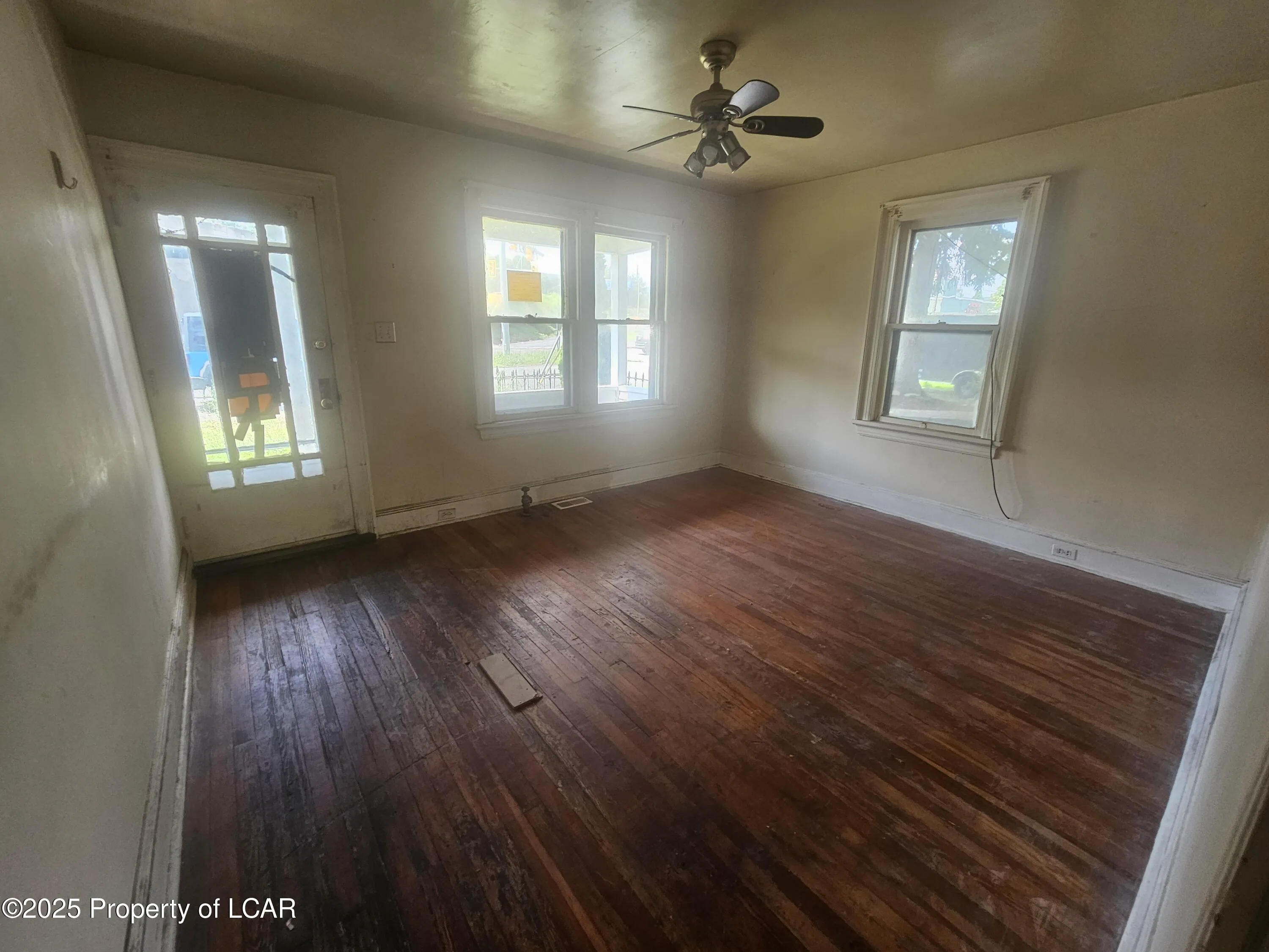 942 N Main Avenue, Scranton, PA 18508, ,Residential Income,For Sale,Main,25-3103