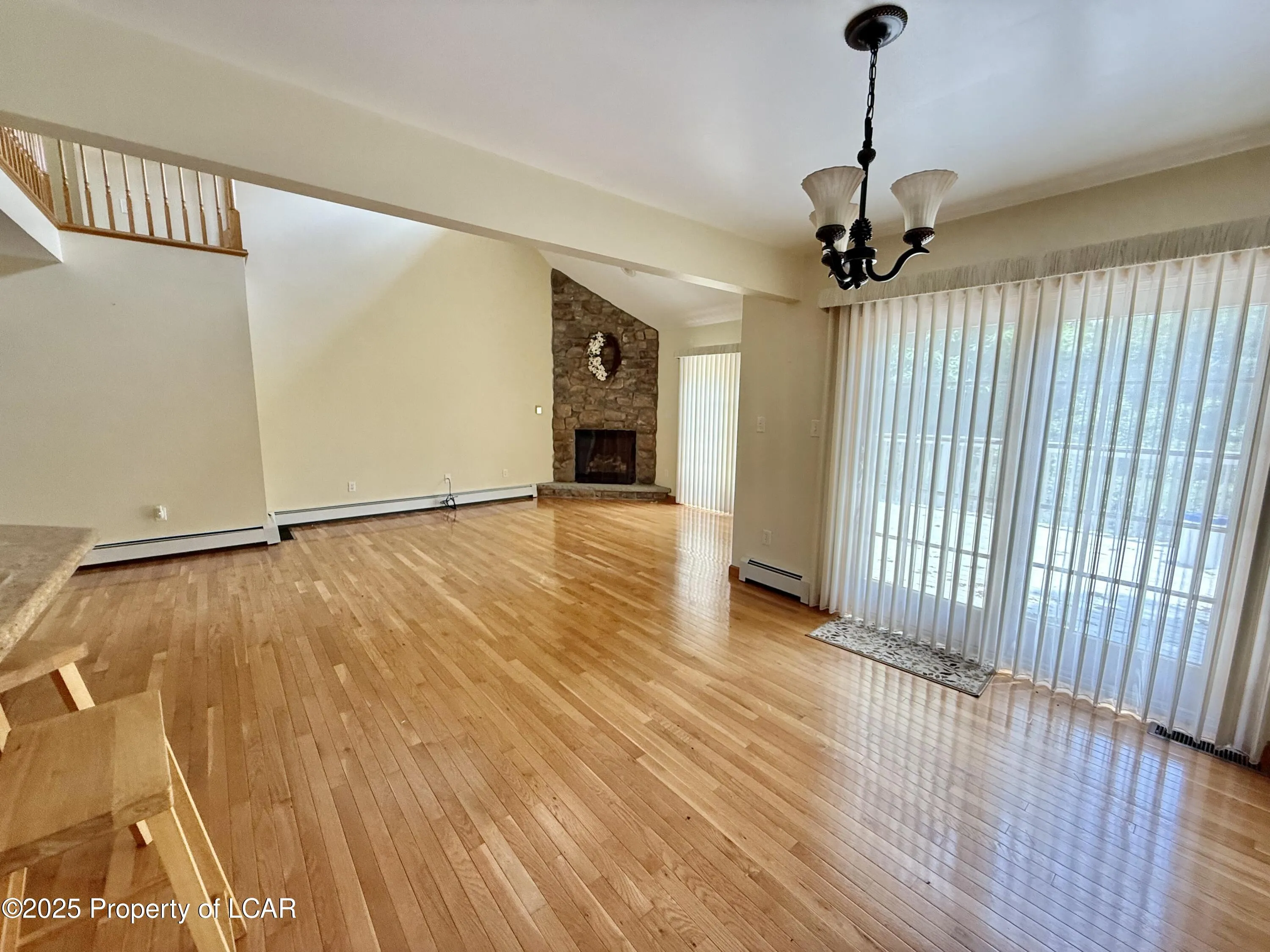 8 Glen Abbey Road, Hazle Twp, PA 18202, 4 Bedrooms Bedrooms, 11 Rooms Rooms,3 BathroomsBathrooms,Residential,For Sale,Glen Abbey,25-3138