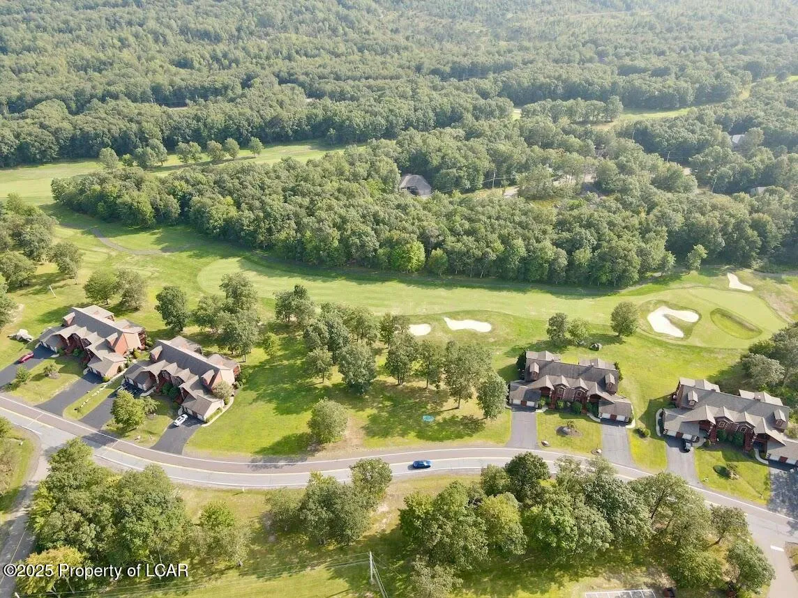 8 Glen Abbey Road, Hazle Twp, PA 18202, 4 Bedrooms Bedrooms, 11 Rooms Rooms,3 BathroomsBathrooms,Residential,For Sale,Glen Abbey,25-3138