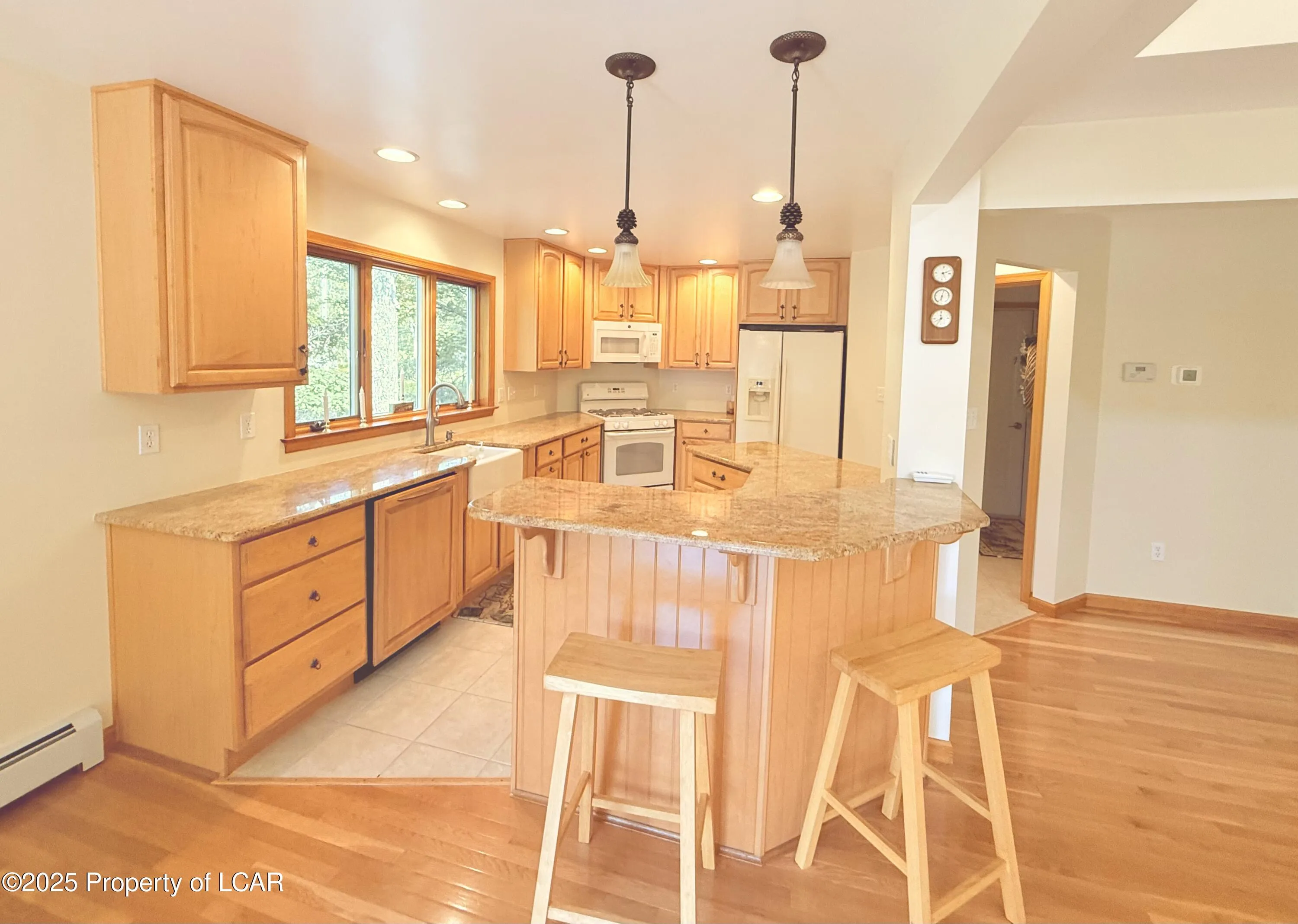 8 Glen Abbey Road, Hazle Twp, PA 18202, 4 Bedrooms Bedrooms, 11 Rooms Rooms,3 BathroomsBathrooms,Residential,For Sale,Glen Abbey,25-3138