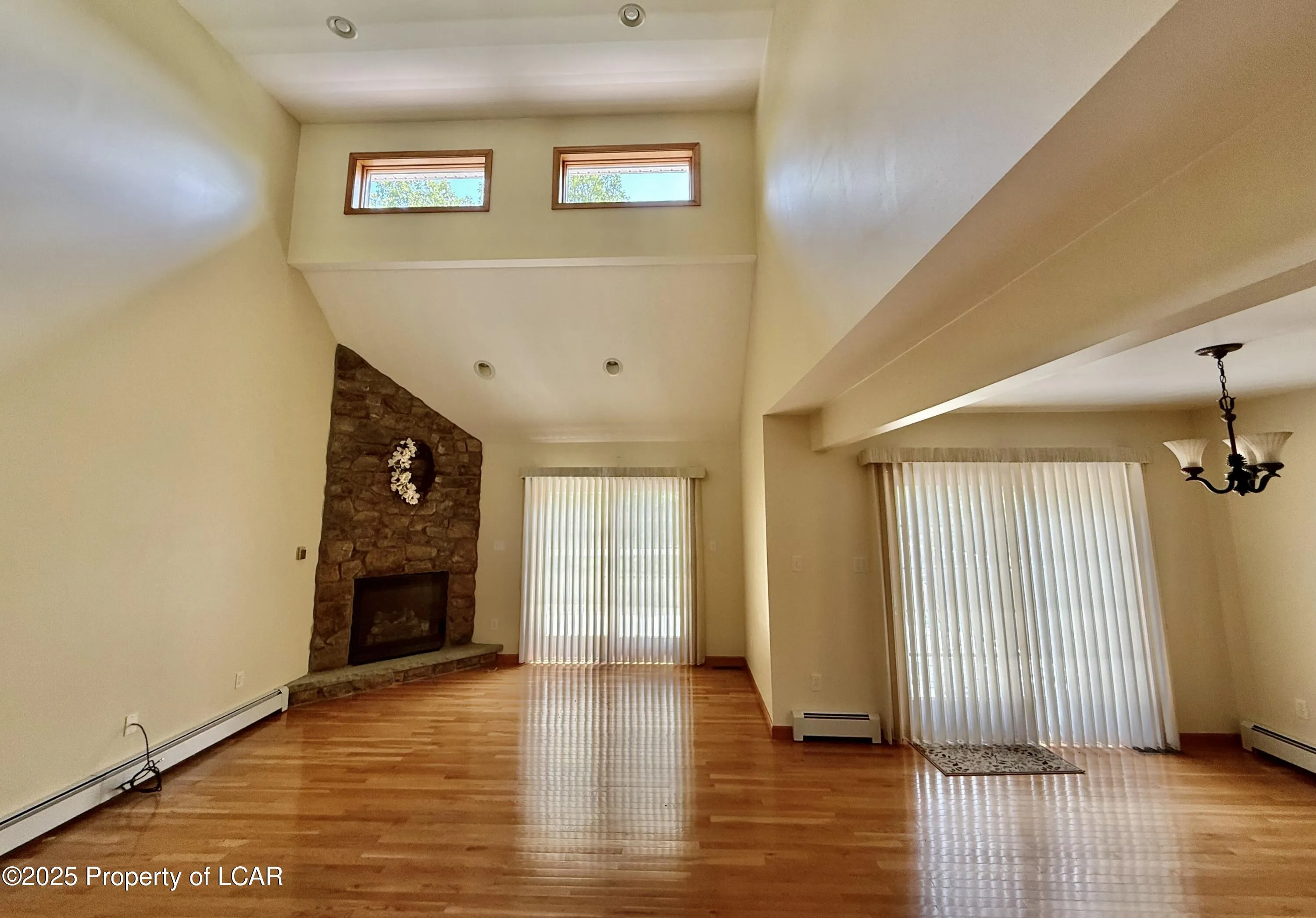 8 Glen Abbey Road, Hazle Twp, PA 18202, 4 Bedrooms Bedrooms, 11 Rooms Rooms,3 BathroomsBathrooms,Residential,For Sale,Glen Abbey,25-3138