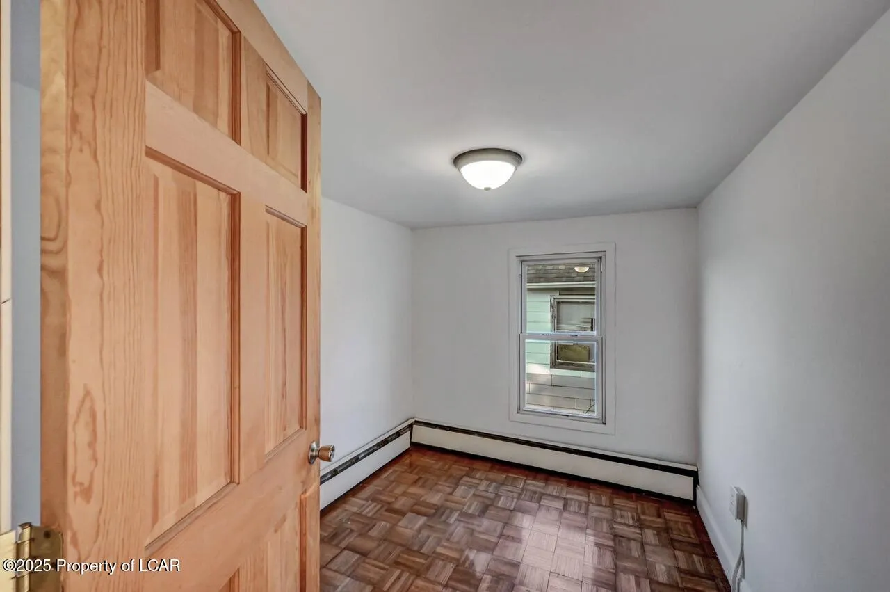 22 Hayes Lane, Wilkes-Barre, PA 18702, 3 Bedrooms Bedrooms, 6 Rooms Rooms,2 BathroomsBathrooms,Residential,For Sale,HAYES,25-3135
