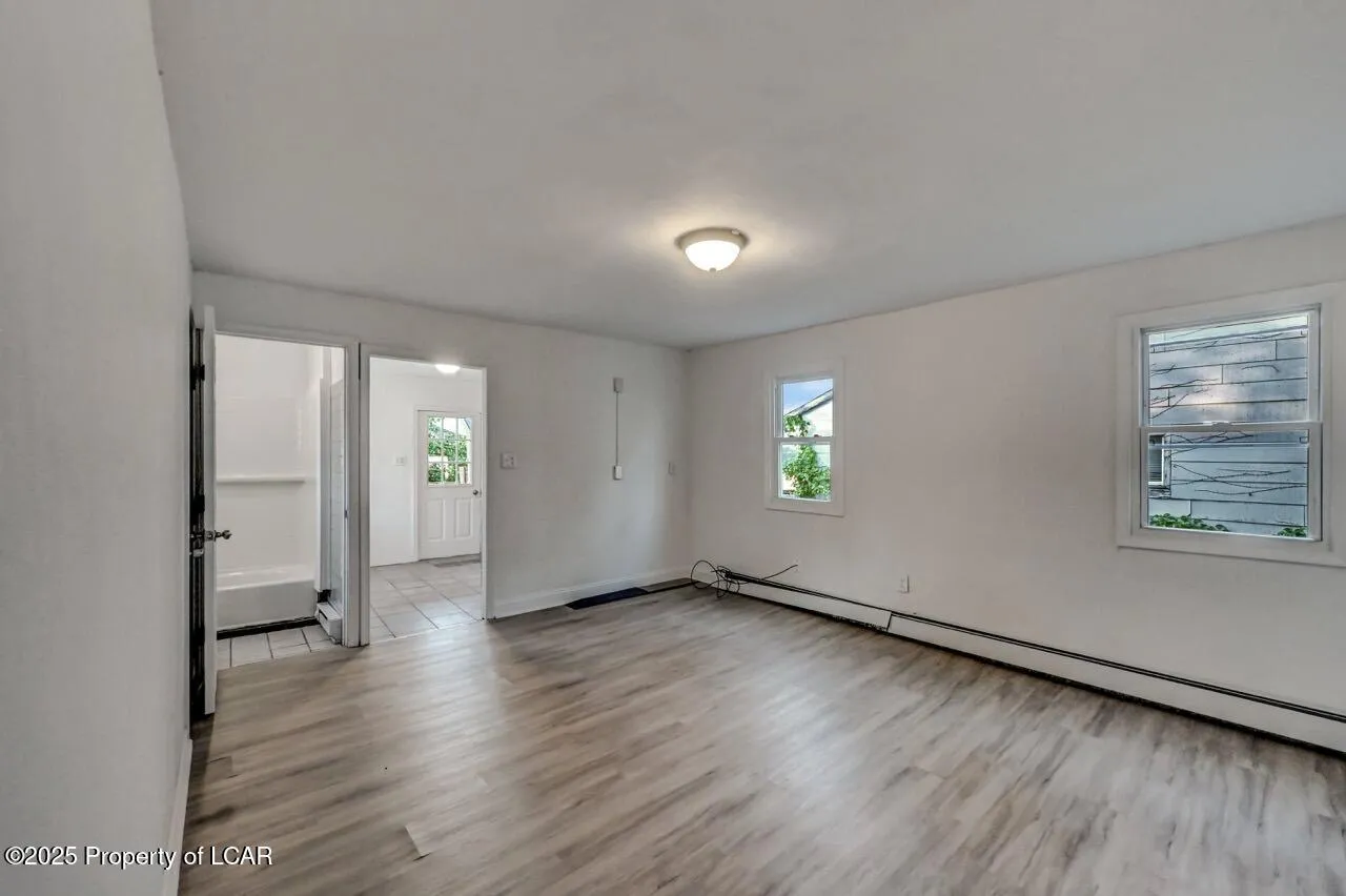 22 Hayes Lane, Wilkes-Barre, PA 18702, 3 Bedrooms Bedrooms, 6 Rooms Rooms,2 BathroomsBathrooms,Residential,For Sale,HAYES,25-3135