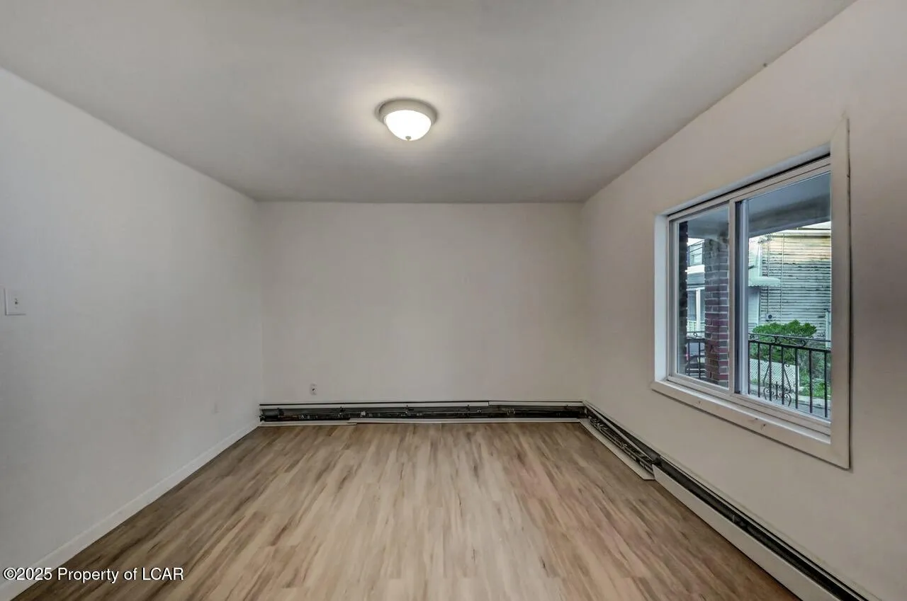 22 Hayes Lane, Wilkes-Barre, PA 18702, 3 Bedrooms Bedrooms, 6 Rooms Rooms,2 BathroomsBathrooms,Residential,For Sale,HAYES,25-3135