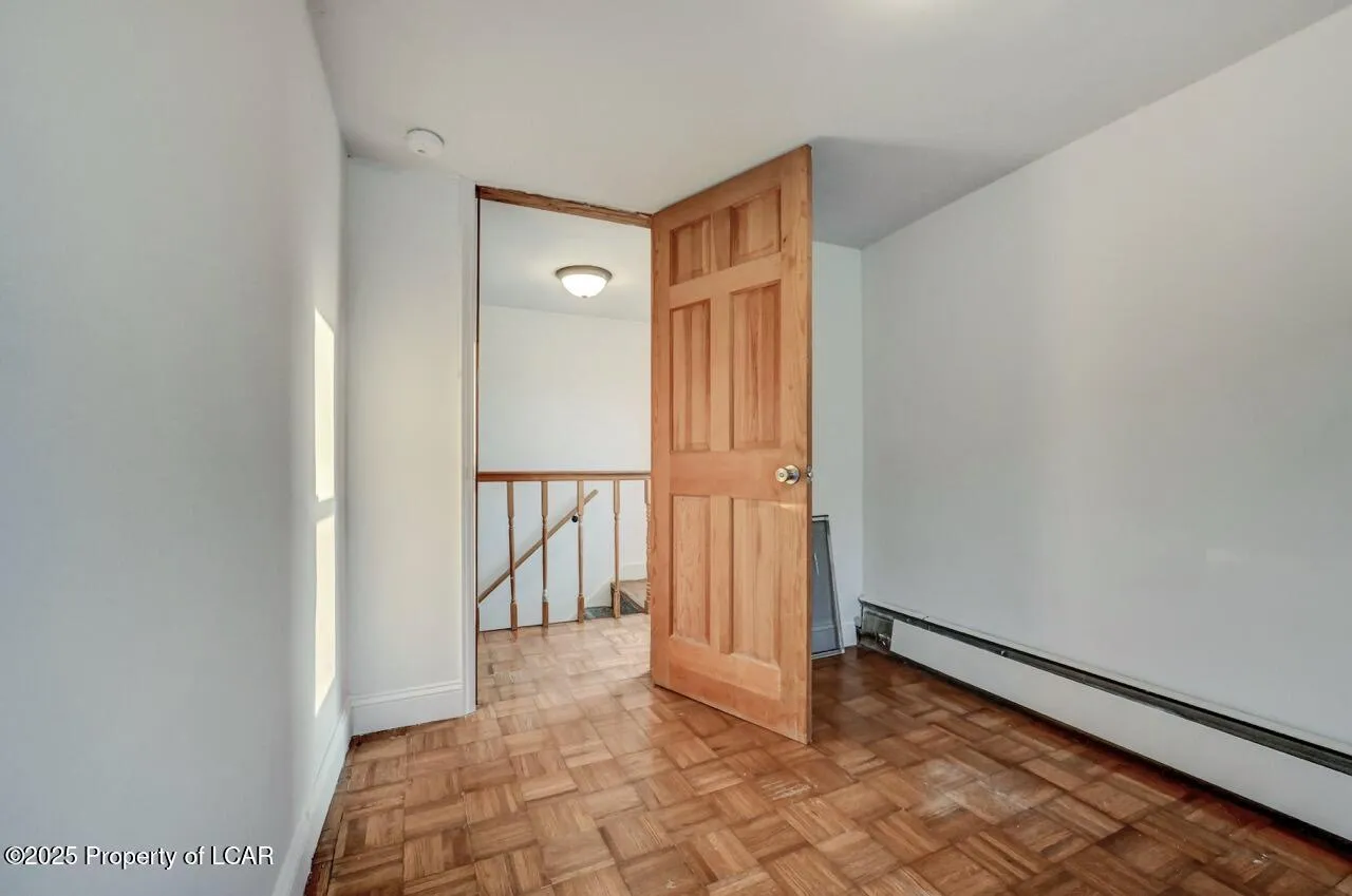 22 Hayes Lane, Wilkes-Barre, PA 18702, 3 Bedrooms Bedrooms, 6 Rooms Rooms,2 BathroomsBathrooms,Residential,For Sale,HAYES,25-3135