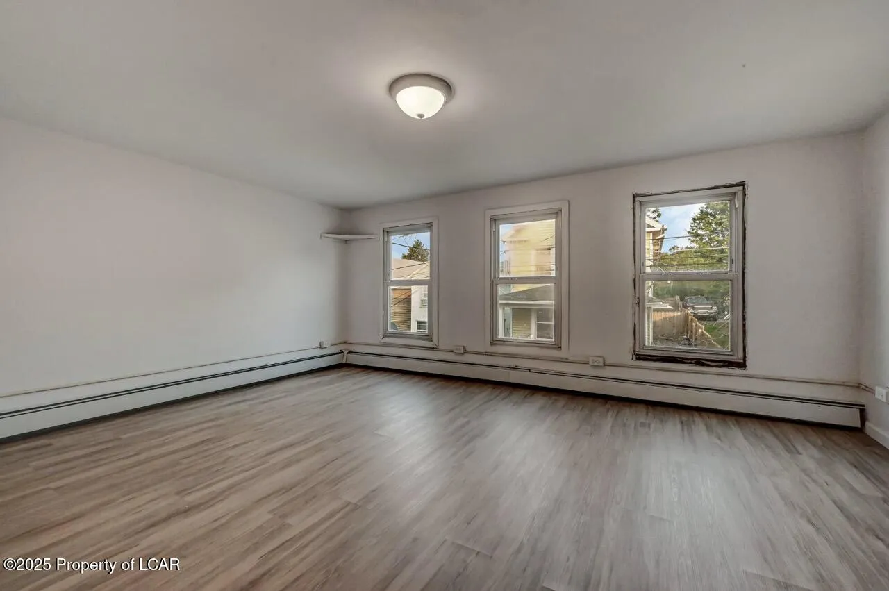 22 Hayes Lane, Wilkes-Barre, PA 18702, 3 Bedrooms Bedrooms, 6 Rooms Rooms,2 BathroomsBathrooms,Residential,For Sale,HAYES,25-3135
