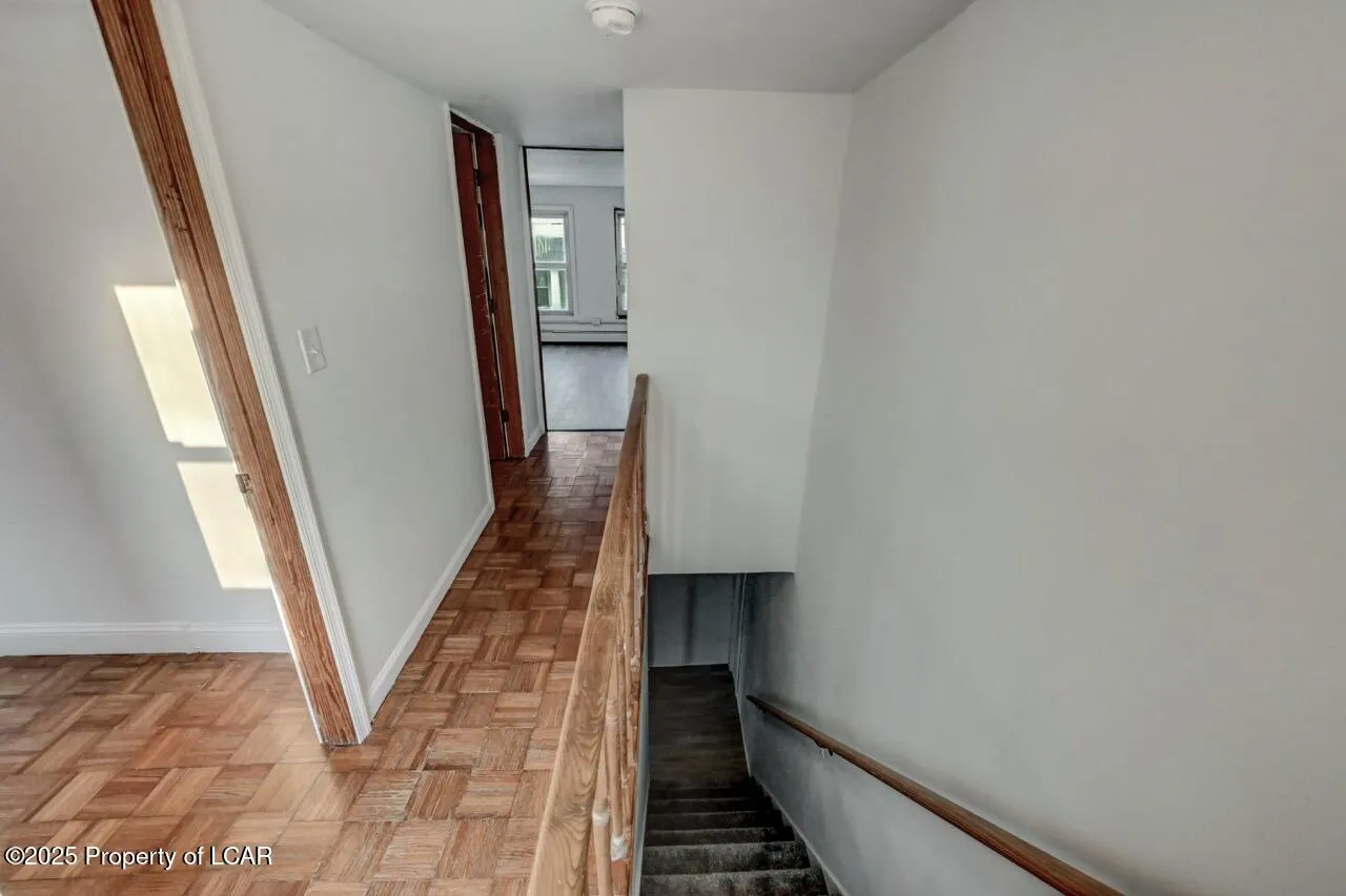 22 Hayes Lane, Wilkes-Barre, PA 18702, 3 Bedrooms Bedrooms, 6 Rooms Rooms,2 BathroomsBathrooms,Residential,For Sale,HAYES,25-3135
