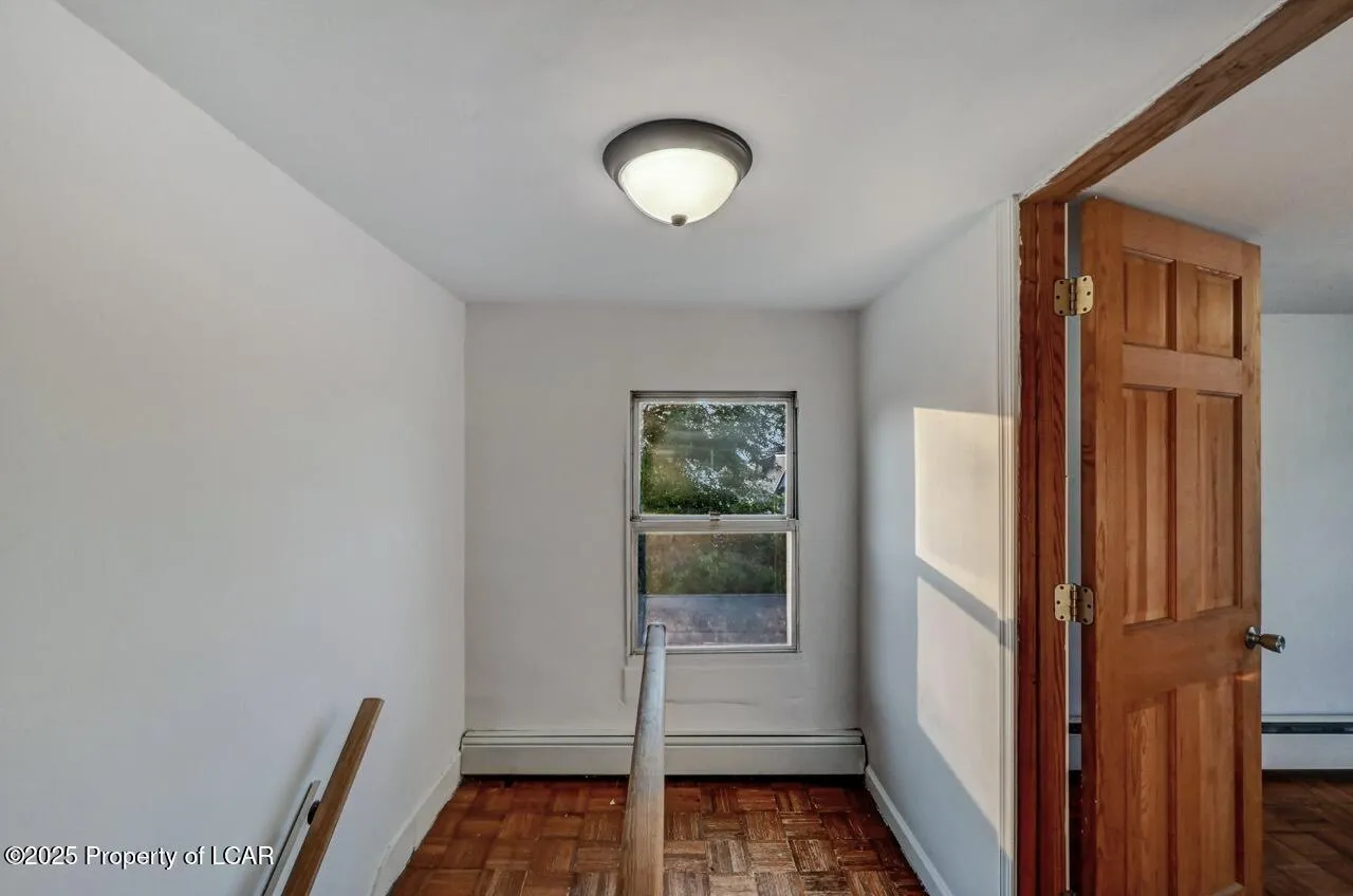 22 Hayes Lane, Wilkes-Barre, PA 18702, 3 Bedrooms Bedrooms, 6 Rooms Rooms,2 BathroomsBathrooms,Residential,For Sale,HAYES,25-3135