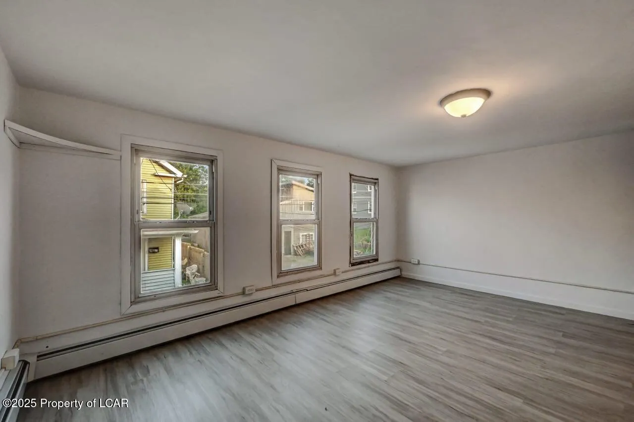 22 Hayes Lane, Wilkes-Barre, PA 18702, 3 Bedrooms Bedrooms, 6 Rooms Rooms,2 BathroomsBathrooms,Residential,For Sale,HAYES,25-3135