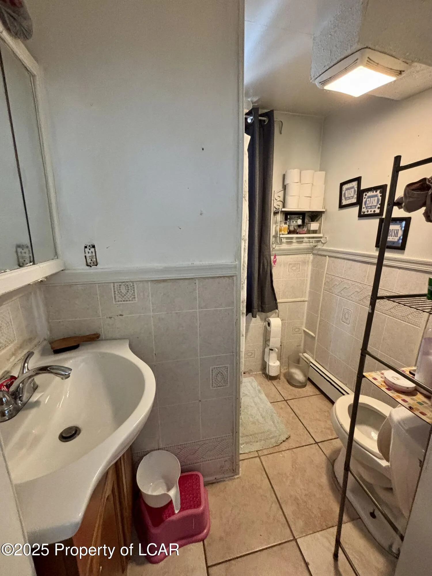 170 Holland Street, Wilkes-Barre, PA 18702, 3 Bedrooms Bedrooms, 7 Rooms Rooms,1 BathroomBathrooms,Residential,For Sale,Holland,25-3154